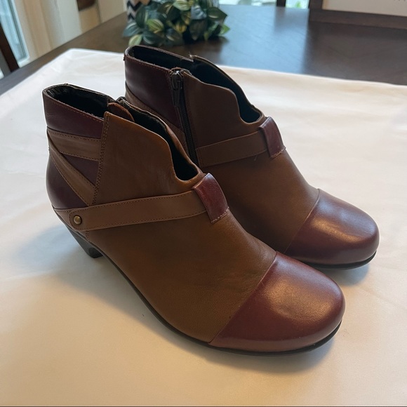 NAOT Ankle Bootie Boots Size 39, 8.5 USA | Buttery Soft | Made in Israel - Picture 4 of 11